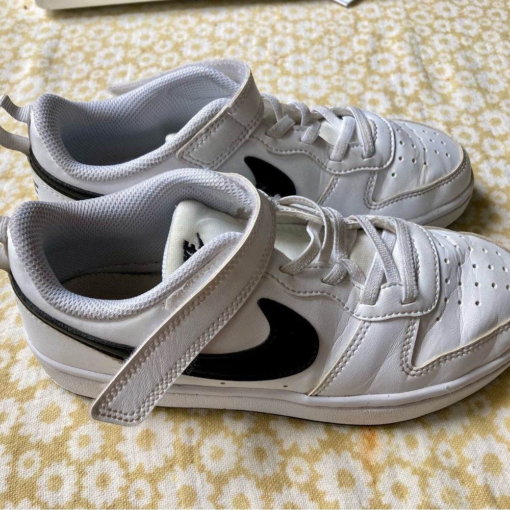 Nike White & Black Kids Sneakers!